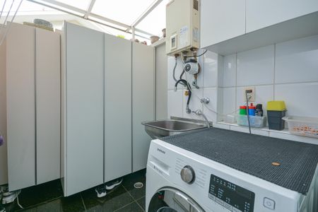 Casa à venda com 200m², 3 quartos e 2 vagasÁrea de Serviço