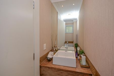 Casa à venda com 200m², 3 quartos e 2 vagasLavabo