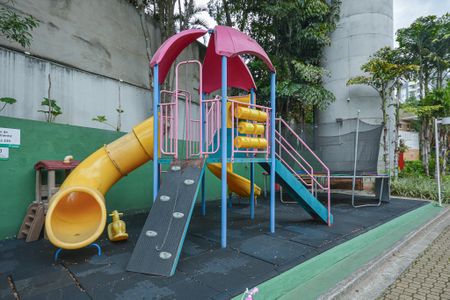 Casa à venda com 200m², 3 quartos e 2 vagasÁrea comum - Playground
