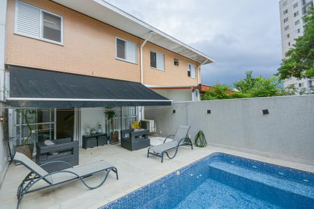 Casa à venda com 200m², 3 quartos e 2 vagasPiscina