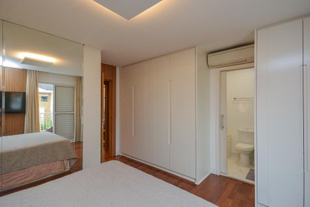 Casa à venda com 200m², 3 quartos e 2 vagasSuíte