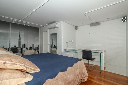 Quarto Suíte / Mesanino de apartamento para alugar com 1 quarto, 104m² em Moinhos de Vento, Porto Alegre