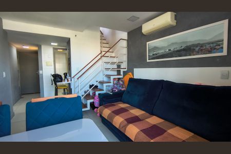 Sala de apartamento para alugar com 1 quarto, 83m² em Recreio dos Bandeirantes, Rio de Janeiro