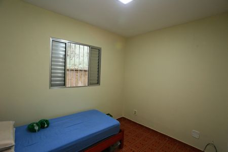 Quarto 2 de casa para alugar com 2 quartos, 60m² em Jardim Helga, São Paulo