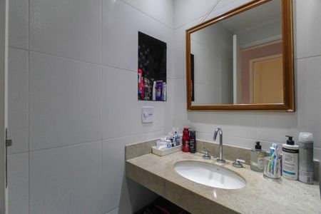 Apartamento à venda com 96m², 2 quartos e 2 vagasBanheiro da Suíte 1