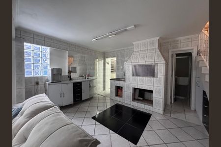 Casa para alugar com 150m², 2 quartos e 2 vagasSala