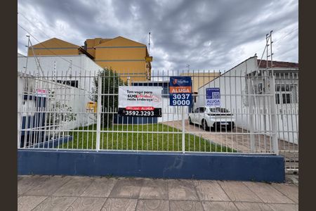 Casa para alugar com 150m², 2 quartos e 2 vagasFachada