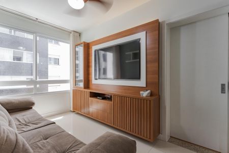 Sala de apartamento para alugar com 1 quarto, 56m² em Passo D’areia, Porto Alegre