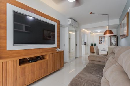 Sala de apartamento para alugar com 1 quarto, 56m² em Passo D’areia, Porto Alegre