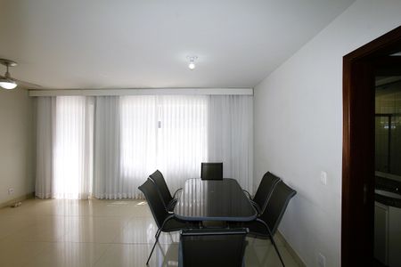 Apartamento para alugar com 114m², 3 quartos e 2 vagasSala