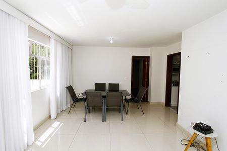 Apartamento para alugar com 114m², 3 quartos e 2 vagasSala