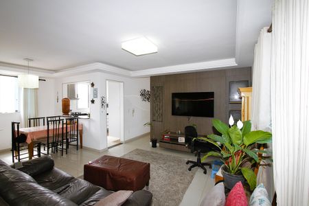 Sala de apartamento para alugar com 3 quartos, 80m² em Padre Eustáquio, Belo Horizonte