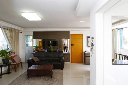Sala de apartamento para alugar com 3 quartos, 80m² em Padre Eustáquio, Belo Horizonte
