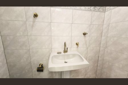 Casa para alugar com 271m², 4 quartos e 3 vagasBanheiro Social