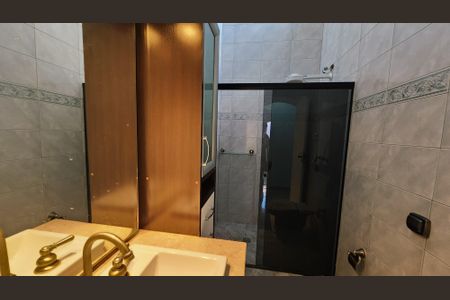 Casa para alugar com 271m², 4 quartos e 3 vagasBanheiro Social