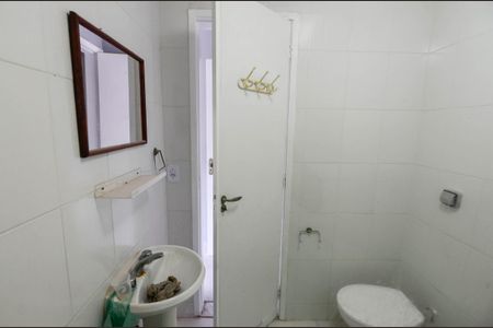 Apartamento para alugar com 70m², 2 quartos e 1 vaga Apartamento para alugar com 70m², 2 quartos e 1 vagaBanheiro da Suíte