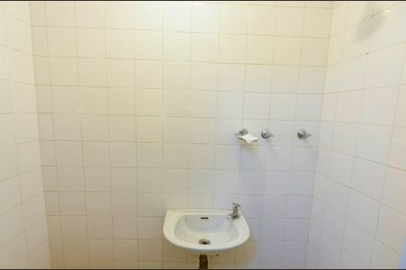 Apartamento para alugar com 70m², 2 quartos e 1 vaga Apartamento para alugar com 70m², 2 quartos e 1 vagaBanheiro de Serviço