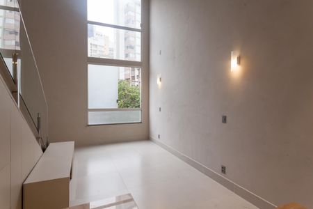 Sala de TV de apartamento à venda com 1 quarto, 55m² em Carmo, Belo Horizonte