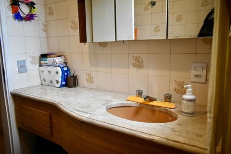 Apartamento à venda com 207m², 4 quartos e 4 vagasBanheiro da Suíte