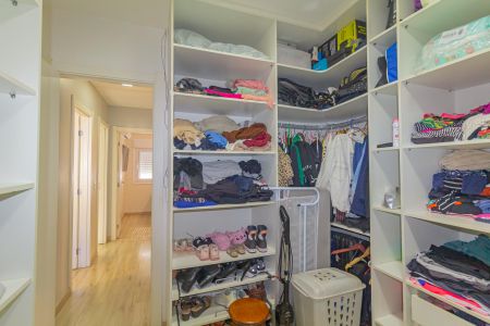 Casa de condomínio à venda com 160m², 3 quartos e 2 vagas Casa de condomínio à venda com 160m², 3 quartos e 2 vagasQuarto 1