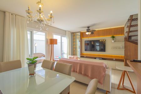 Casa de condomínio à venda com 160m², 3 quartos e 2 vagas Casa de condomínio à venda com 160m², 3 quartos e 2 vagasSala