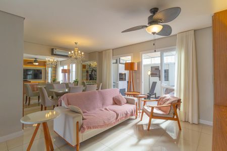 Casa de condomínio à venda com 160m², 3 quartos e 2 vagas Casa de condomínio à venda com 160m², 3 quartos e 2 vagasSala