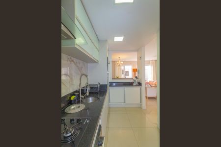 Casa de condomínio à venda com 160m², 3 quartos e 2 vagas Casa de condomínio à venda com 160m², 3 quartos e 2 vagasCozinha e Área de Serviço