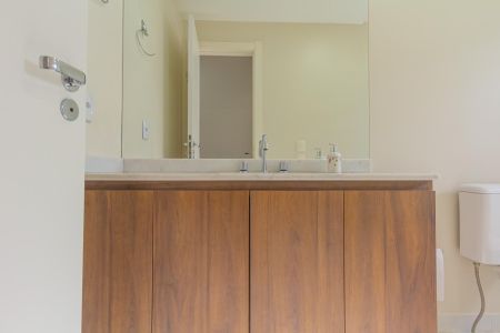 Casa de condomínio à venda com 160m², 3 quartos e 2 vagas Casa de condomínio à venda com 160m², 3 quartos e 2 vagasBanheiro Social