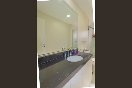 Casa de condomínio à venda com 160m², 3 quartos e 2 vagas Casa de condomínio à venda com 160m², 3 quartos e 2 vagasBanheiro da Suíte