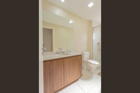 Casa de condomínio à venda com 160m², 3 quartos e 2 vagas Casa de condomínio à venda com 160m², 3 quartos e 2 vagasBanheiro Social