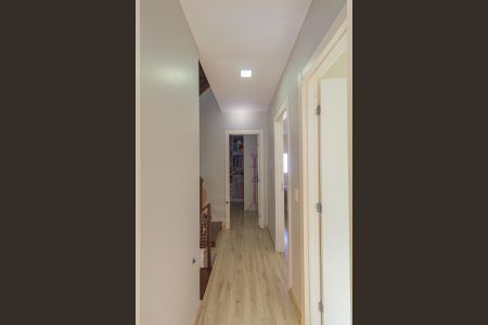 Casa de condomínio à venda com 160m², 3 quartos e 2 vagas Casa de condomínio à venda com 160m², 3 quartos e 2 vagasCorredor