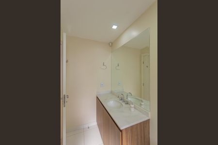 Casa de condomínio à venda com 160m², 3 quartos e 2 vagas Casa de condomínio à venda com 160m², 3 quartos e 2 vagasBanheiro Social