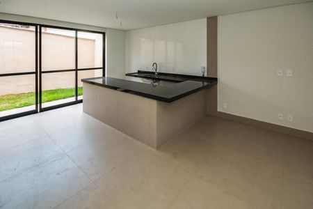 Casa à venda com 3 quartos, 121m² em Vila Cloris, Belo Horizonte