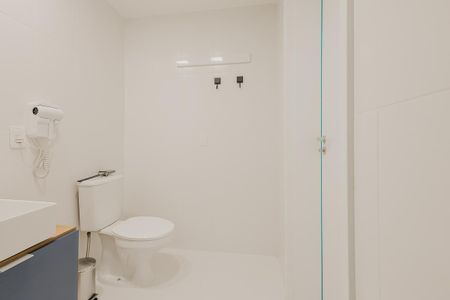 Banheiro de kitnet/studio à venda com 1 quarto, 33m² em Perdizes, São Paulo