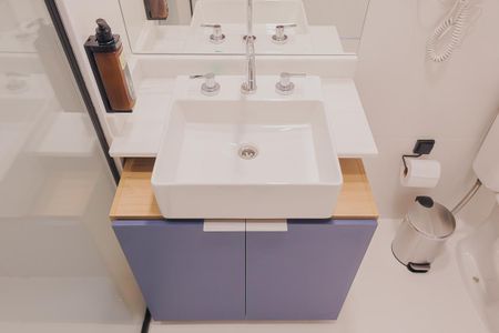 Banheiro de kitnet/studio à venda com 1 quarto, 33m² em Perdizes, São Paulo