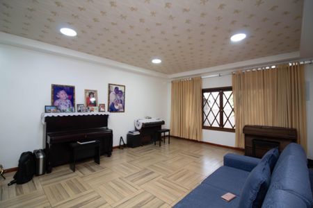 Sala de casa para alugar com 3 quartos, 268m² em Parque Industrial Cumbica, Guarulhos