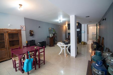 Sala 1 de casa à venda com 2 quartos, 200m² em Cidade Monções, São Paulo