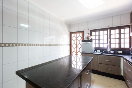 Casa à venda com 100m², 2 quartos e 2 vagasCozinha