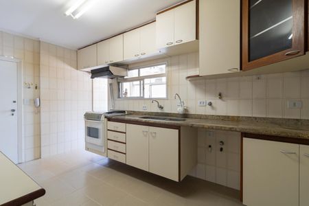 Apartamento para alugar com 128m², 3 quartos e 2 vagas Apartamento para alugar com 128m², 3 quartos e 2 vagasCozinha