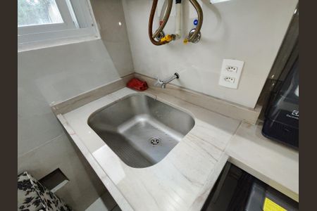 Apartamento à venda com 43m², 2 quartos e sem vaga Apartamento à venda com 43m², 2 quartos e sem vagaCozinha e Área de Serviço