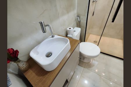 Apartamento à venda com 43m², 2 quartos e sem vaga Apartamento à venda com 43m², 2 quartos e sem vagaBanheiro Social