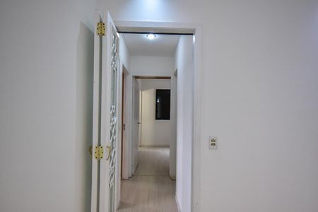 Corredor de apartamento à venda com 3 quartos, 65m² em Vila Progredior, São Paulo