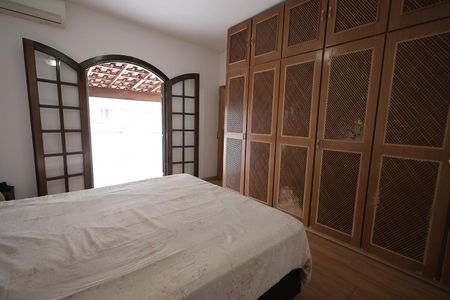 Casa à venda com 159m², 3 quartos e 2 vagasQuarto Suíte