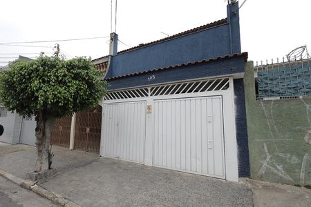 Casa à venda com 159m², 3 quartos e 2 vagasFachada