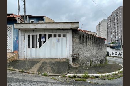 Casa à venda com 233m², 3 quartos e 4 vagasFachada+Placa