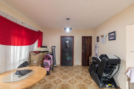 Casa à venda com 233m², 3 quartos e 4 vagasSala