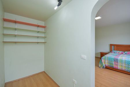 Casa à venda com 202m², 3 quartos e 6 vagasCloset da suíte