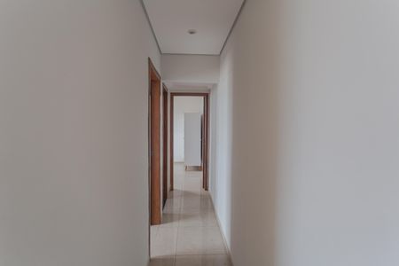 Corredor de apartamento para alugar com 2 quartos, 65m² em Santa Ines, Belo Horizonte