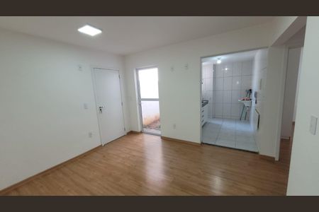 Sala de apartamento para alugar com 2 quartos, 50m² em Planalto, Belo Horizonte