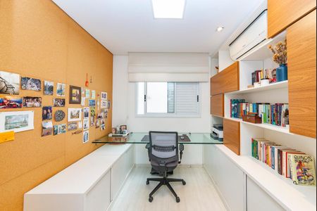 Apartamento à venda com 135m², 3 quartos e 2 vagasEscritório